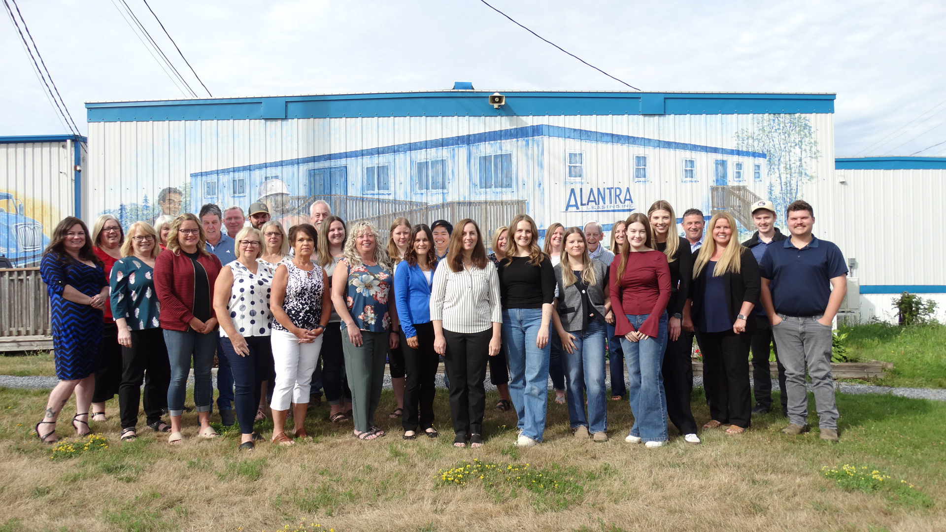 Group photo everyone (1)